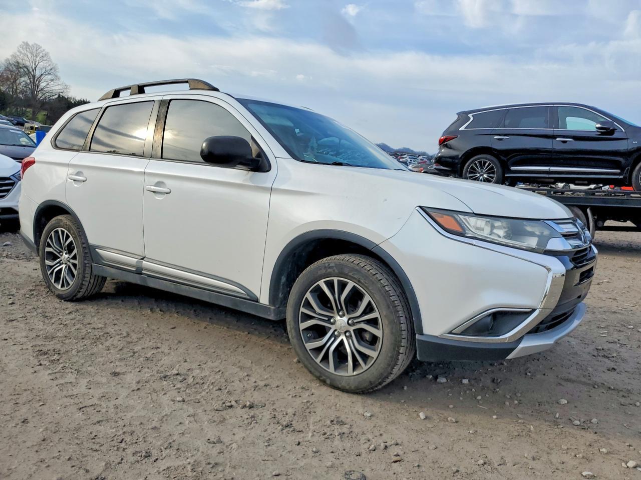 2017 Mitsubishi Outlander Es - Фото 4