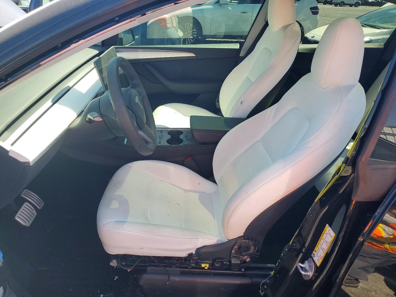 2023 Tesla Model Y - Image 7
