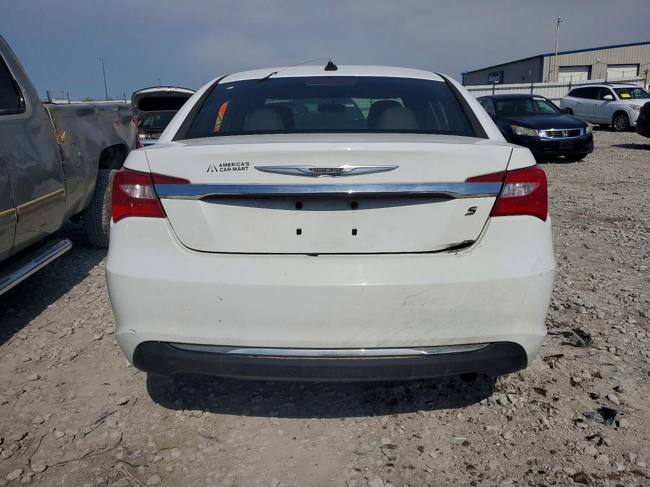 2013 Chrysler 200 Lx - Image 6
