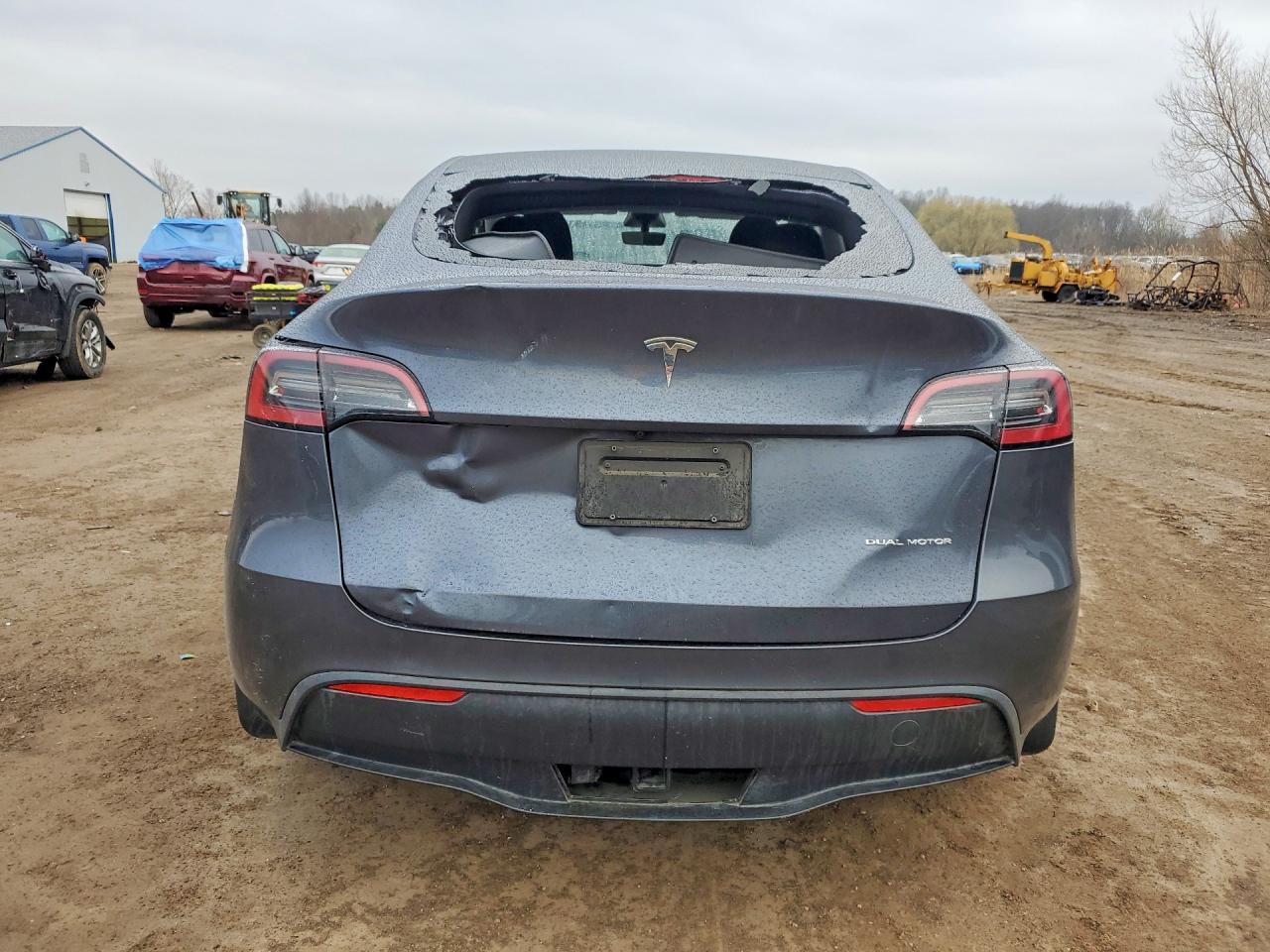2023 Tesla Model Y - Фото 6