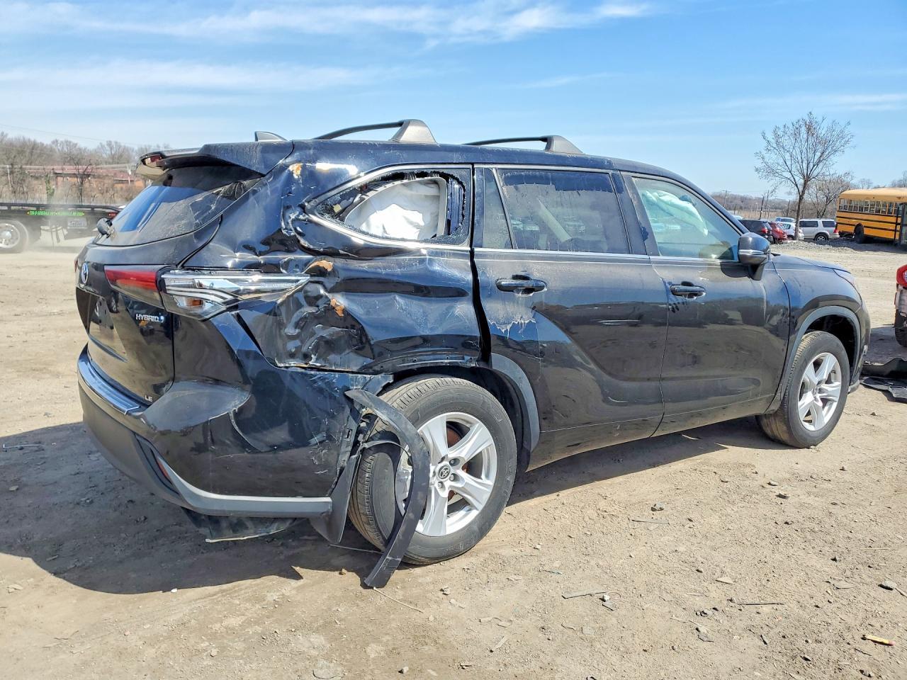 2022 Toyota Highlander Hybrid Le - Фото 3