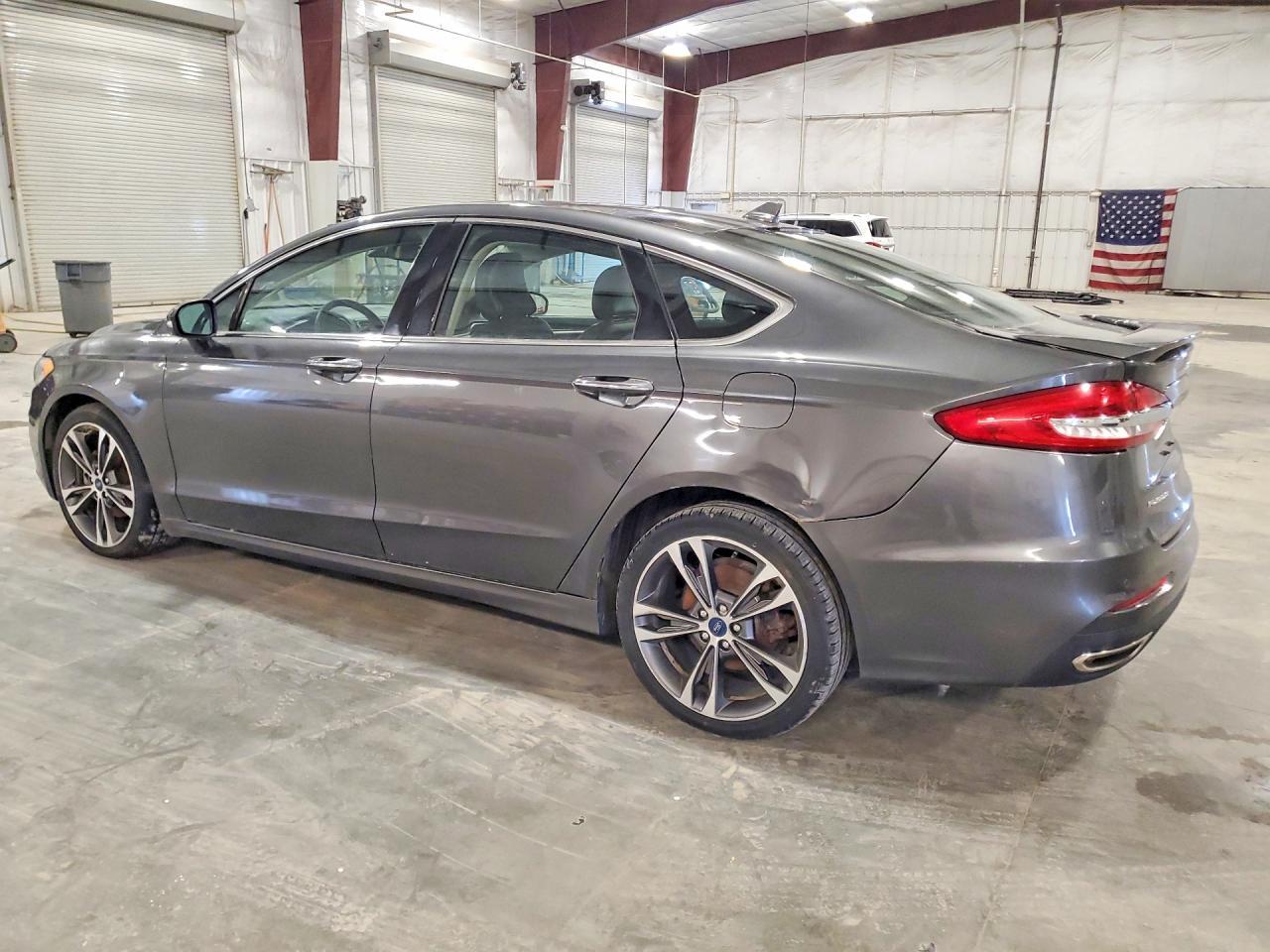 2019 Ford Fusion Titanium - Фото 2