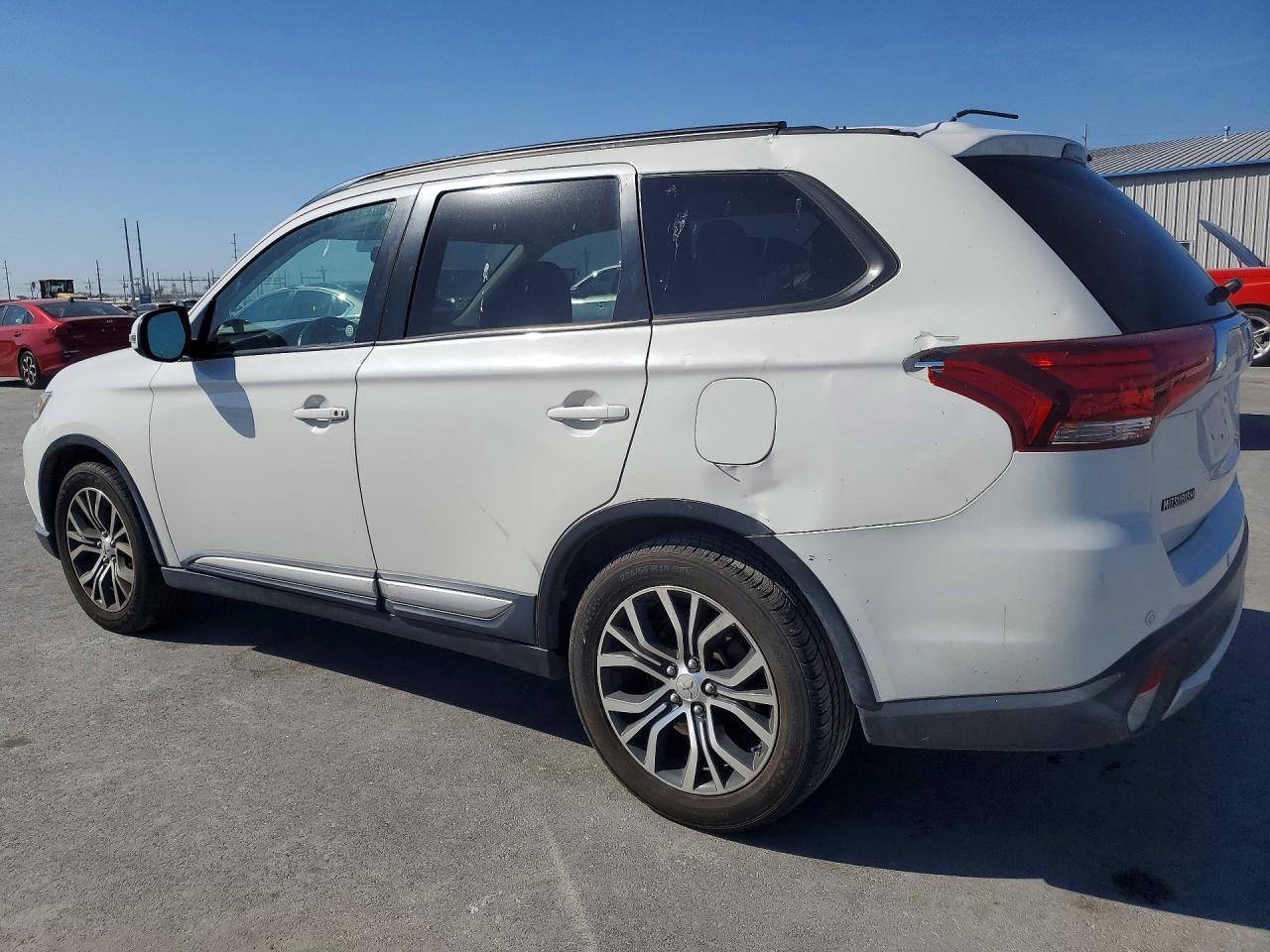 2016 Mitsubishi Outlander Se - Фото 2