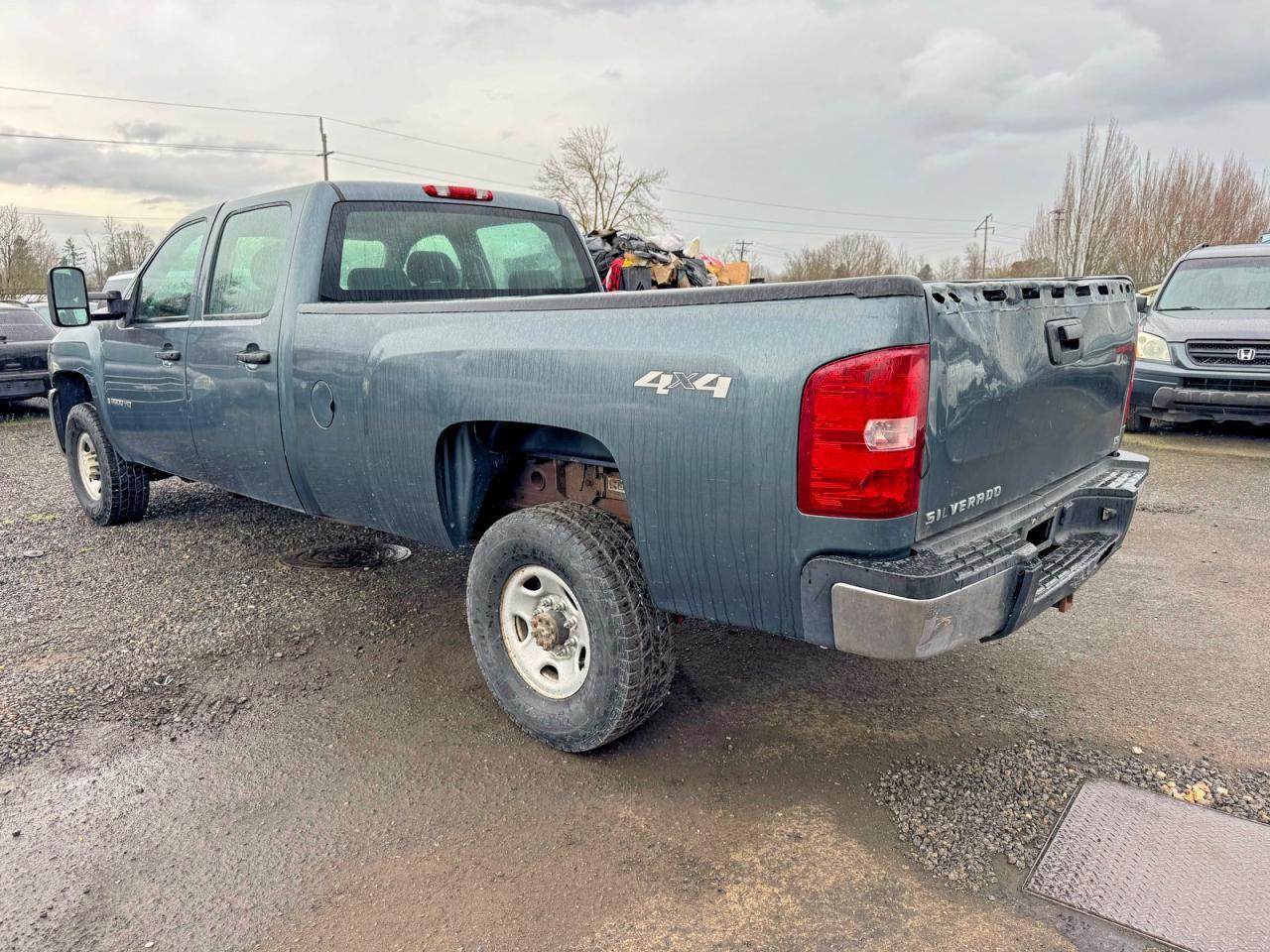 2009 Chevrolet Silverado K3500 - Image 3