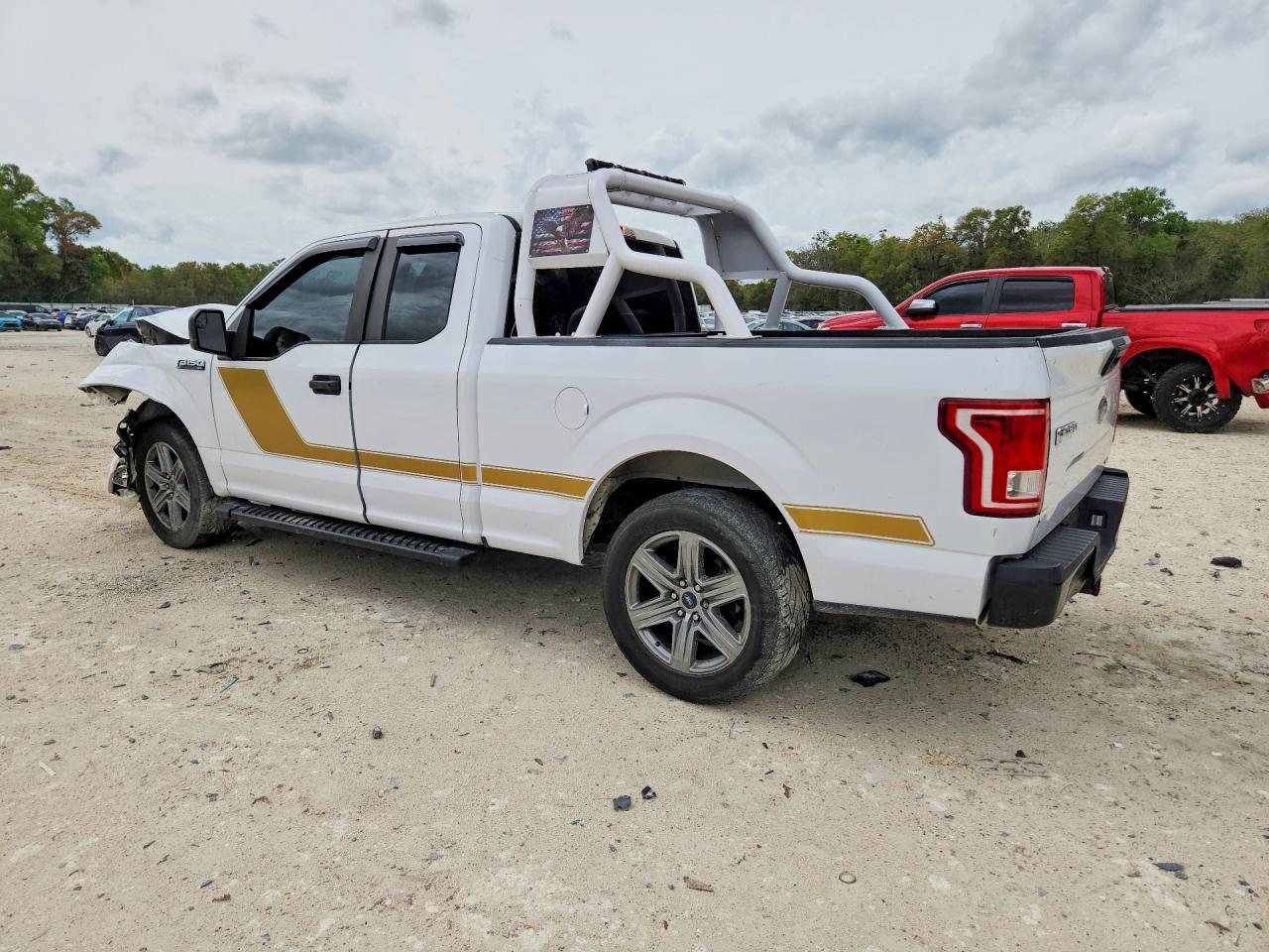 2015 Ford F150 Super Cab - Image 2