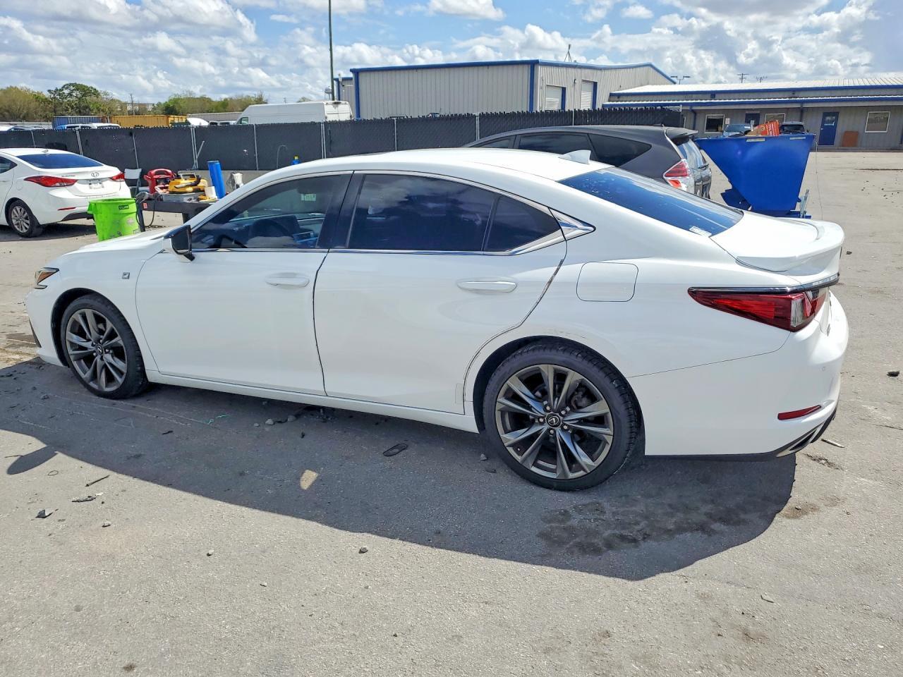 2019 Lexus Es 350 F Sport - Фото 2