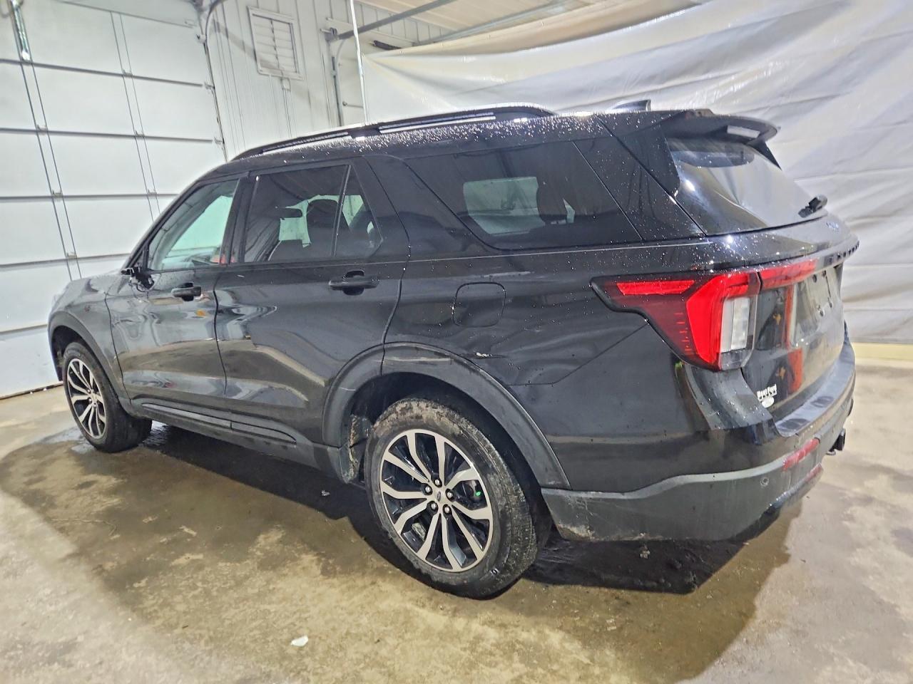 2025 Ford Explorer St-Line - Image 2