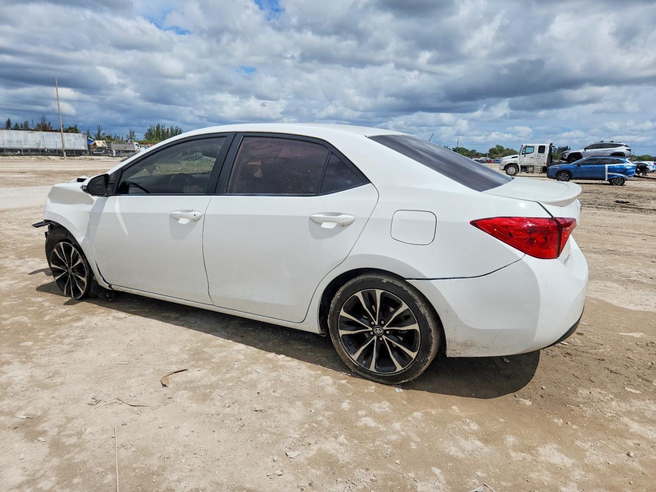 2019 Toyota Corolla L - Фото 2