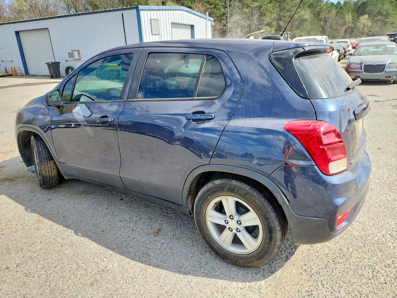 2019 Chevrolet Trax Ls - Image 2