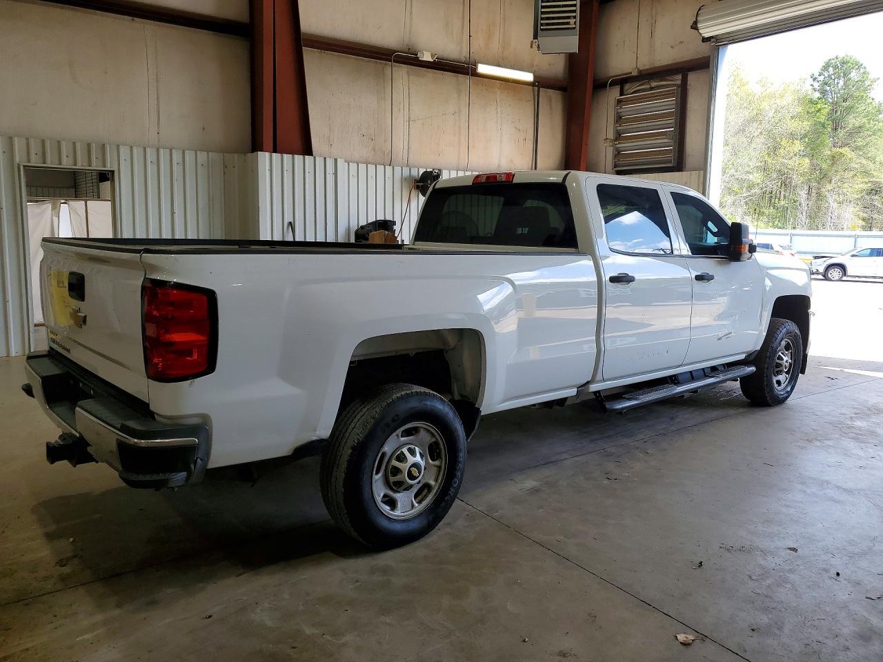 2017 Chevrolet Silverado C2500 Heavy Duty - Фото 3