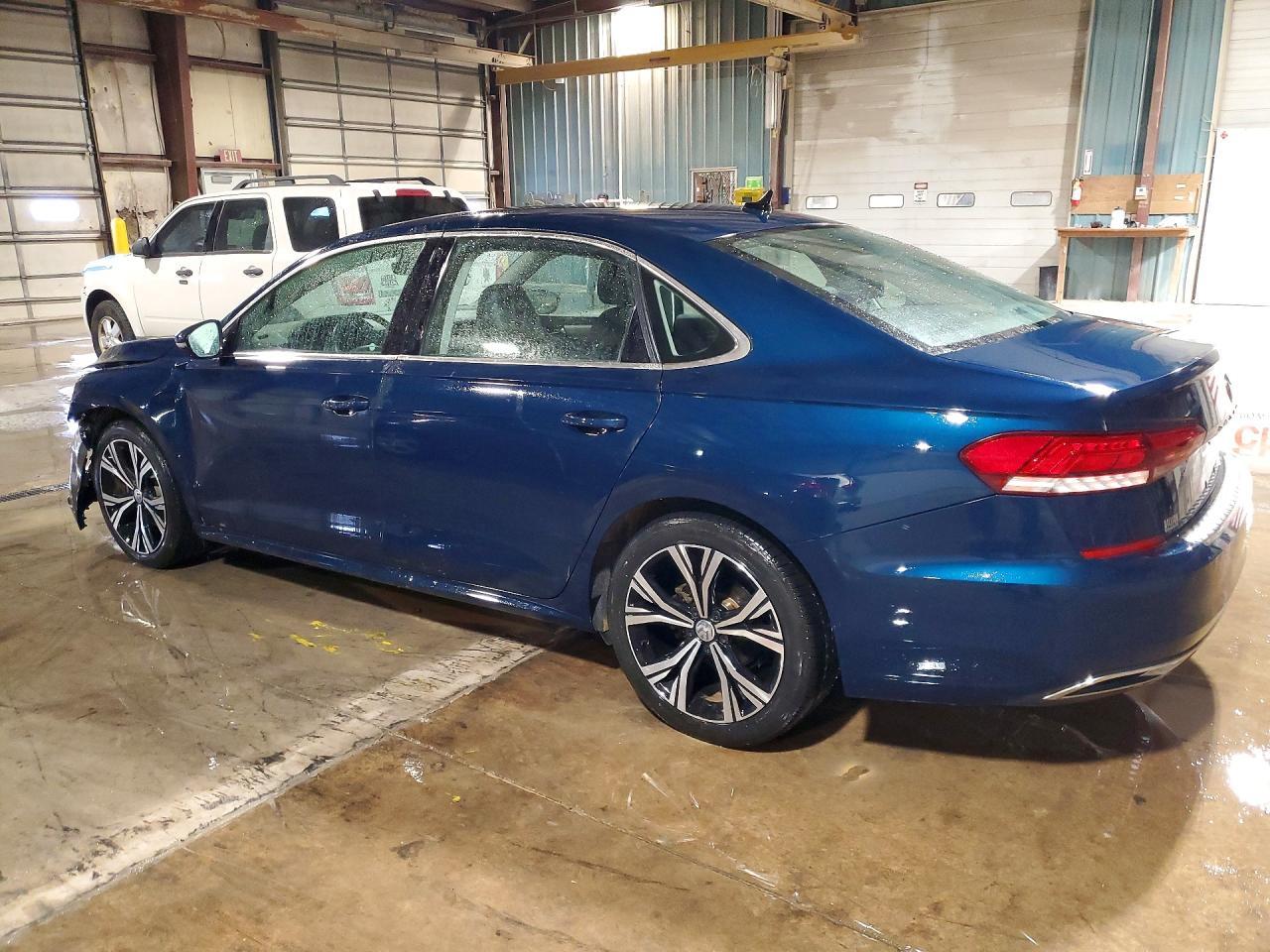 2022 Volkswagen Passat Se - Image 2