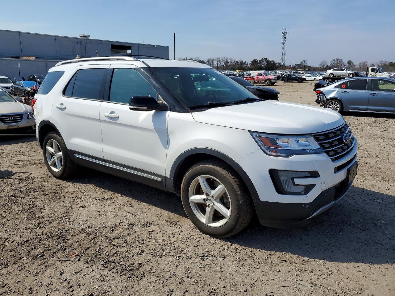 2017 Ford Explorer Xlt - Фото 4