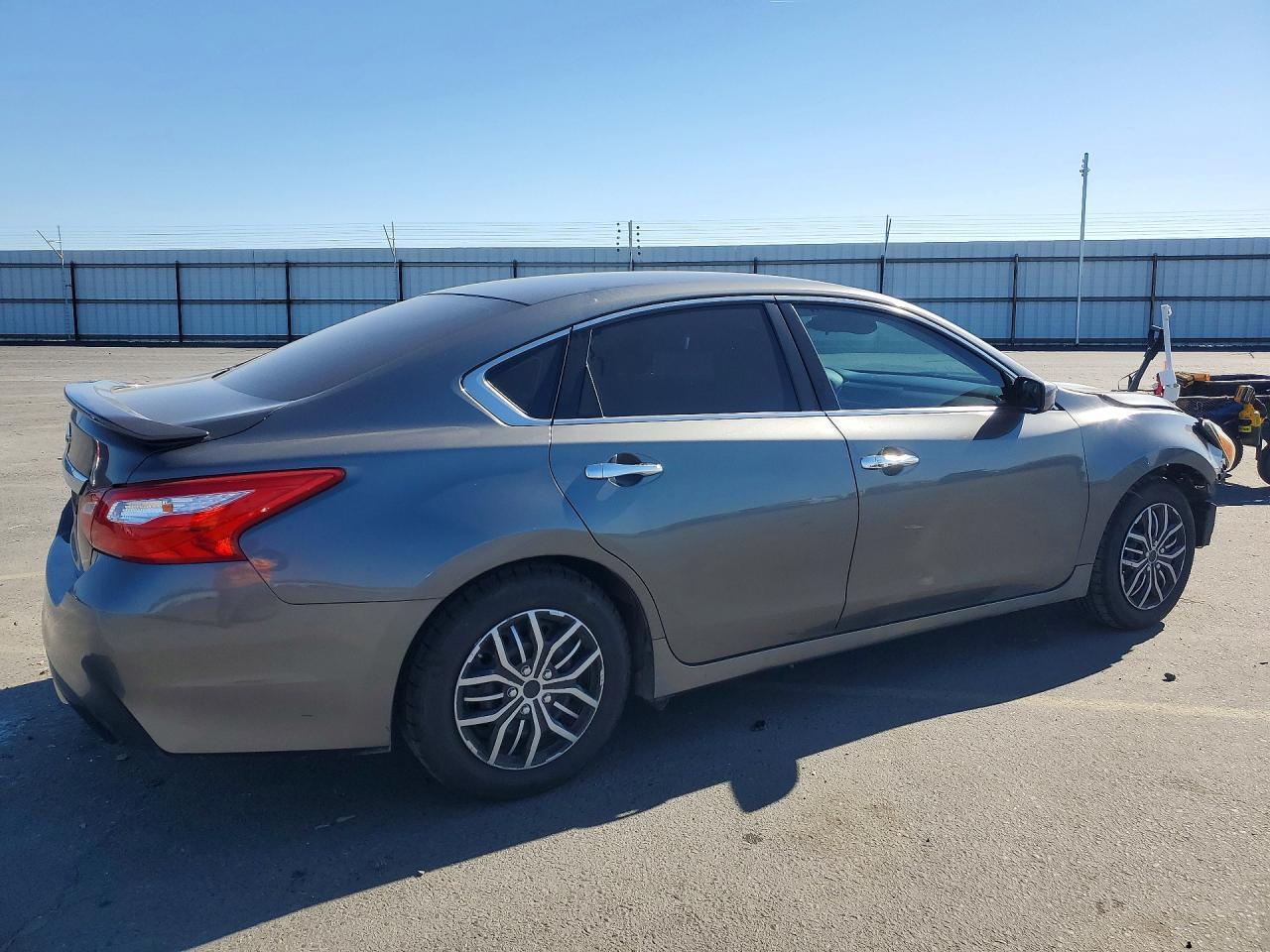 2017 Nissan Altima 2.5 S - Фото 3
