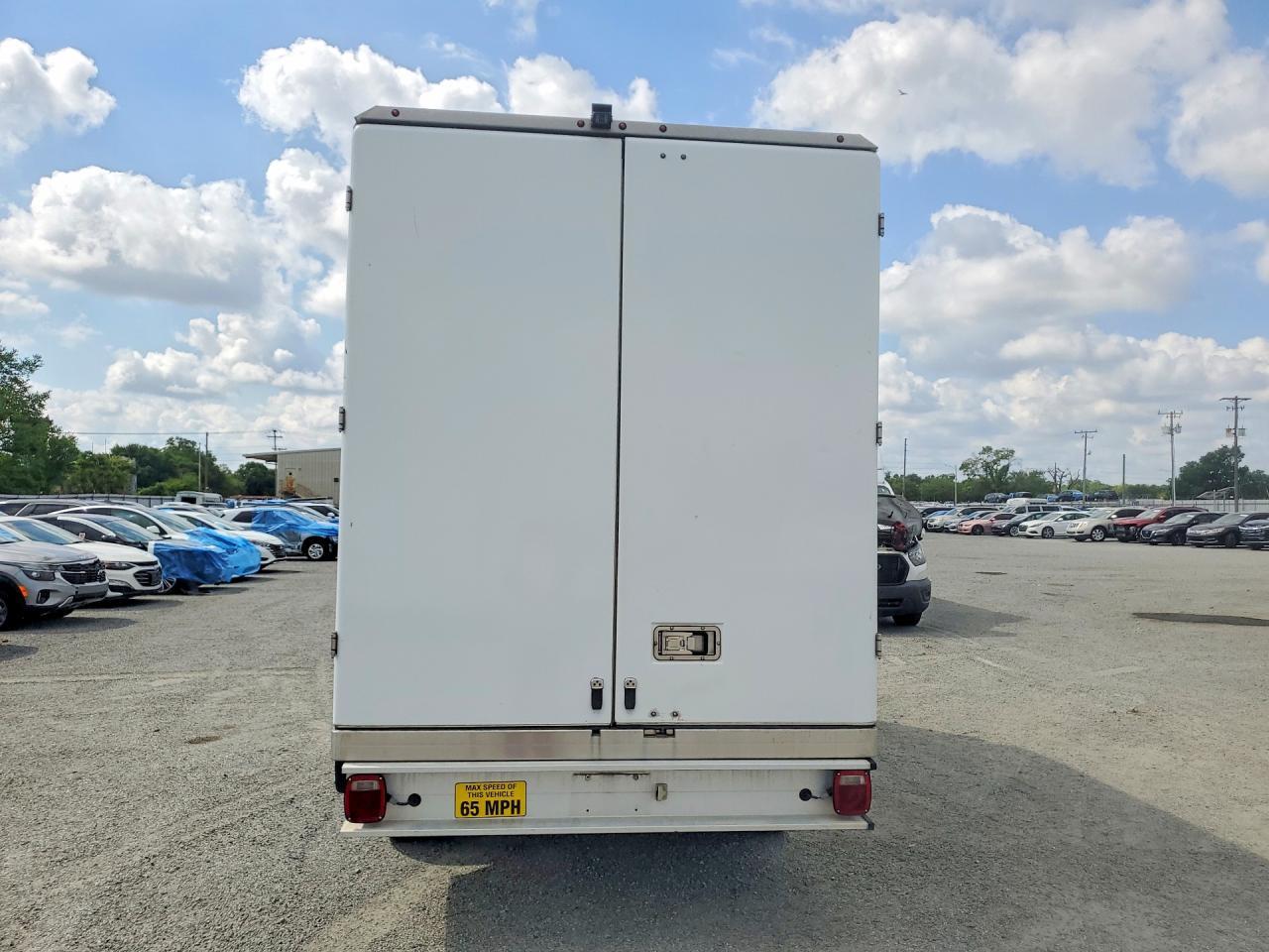 2021 Ford Transit Delivery Truck - Фото 6