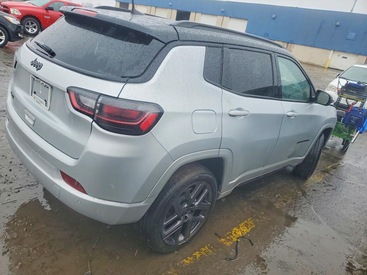 2025 Jeep Compass Limited - Фото 3