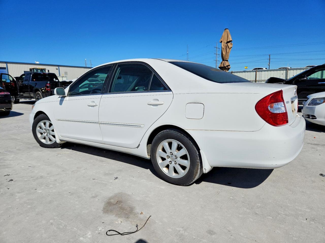 2004 Toyota Camry Xle V6 - Image 2