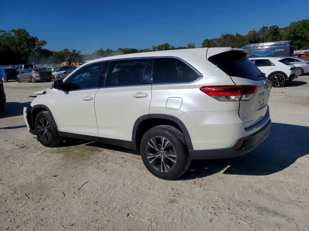 2019 Toyota Highlander Le - Фото 2