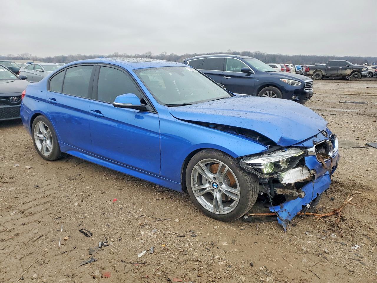2017 BMW 330 Xi - Фото 4
