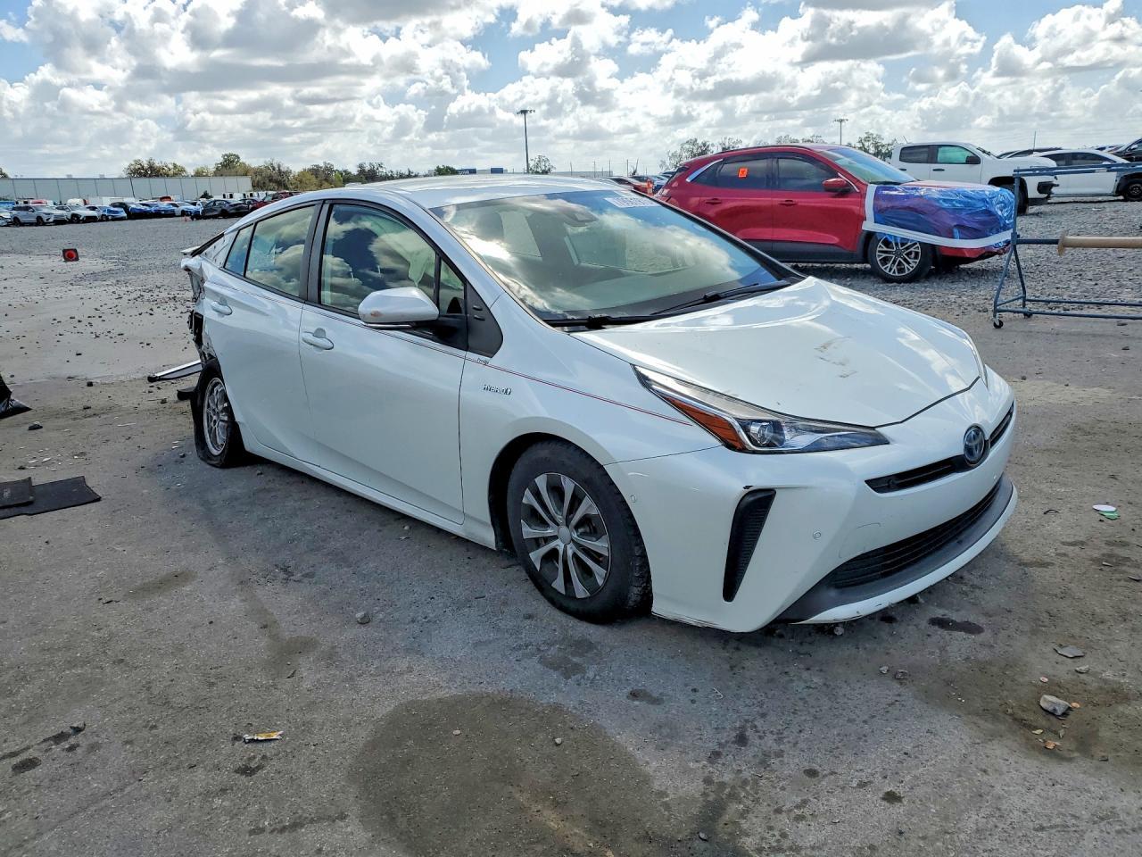 2022 Toyota Prius Le - Фото 4