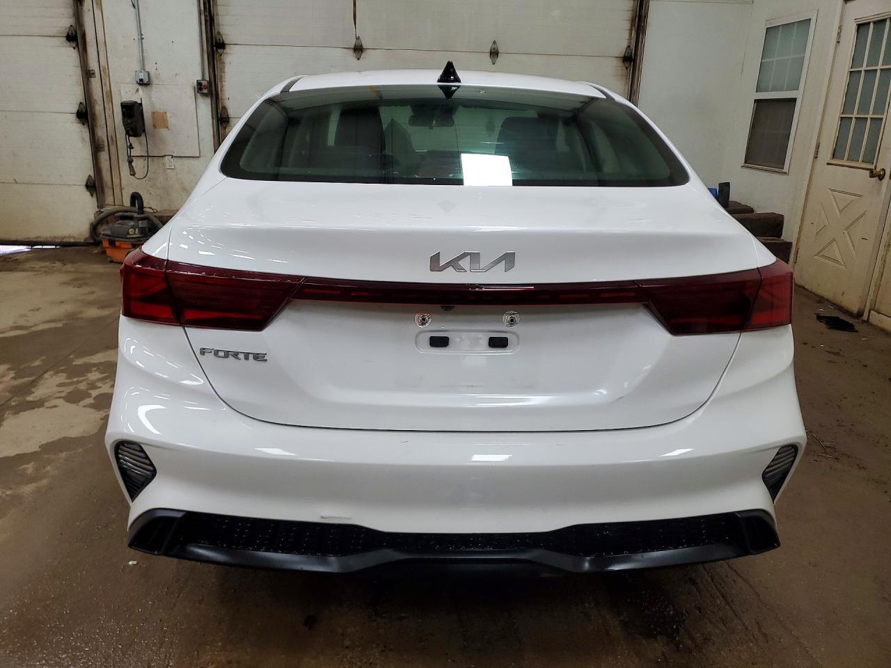 2024 Kia Forte Lxs - Image 6