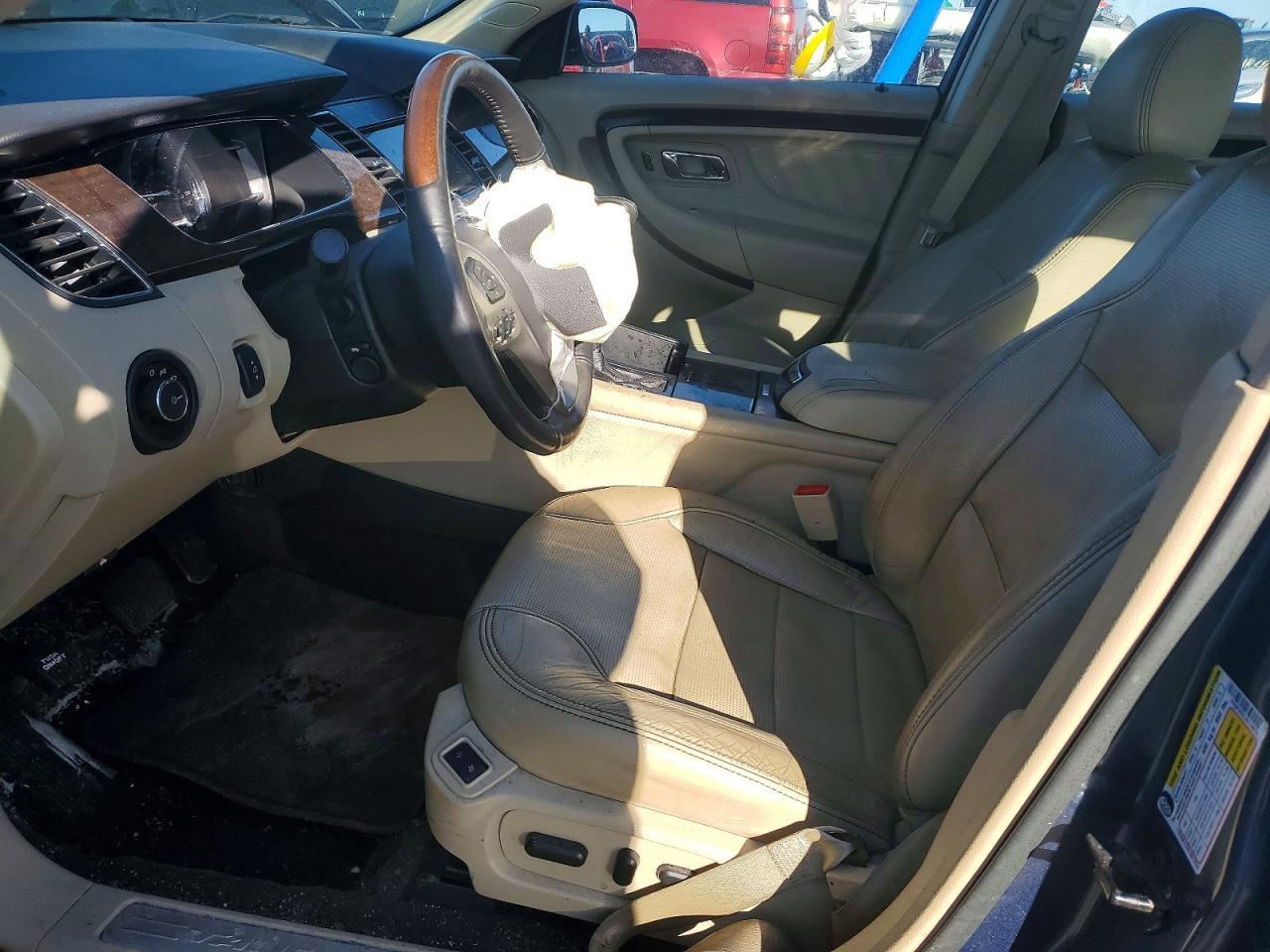 2018 Ford Taurus Limited - Image 7