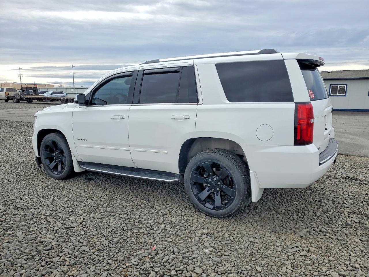 2017 Chevrolet Tahoe K1500 Premier - Фото 2