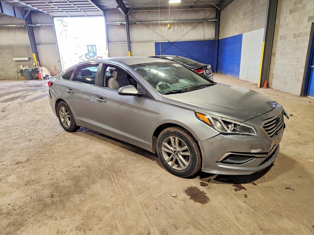 2017 Hyundai Sonata Base - Image 4