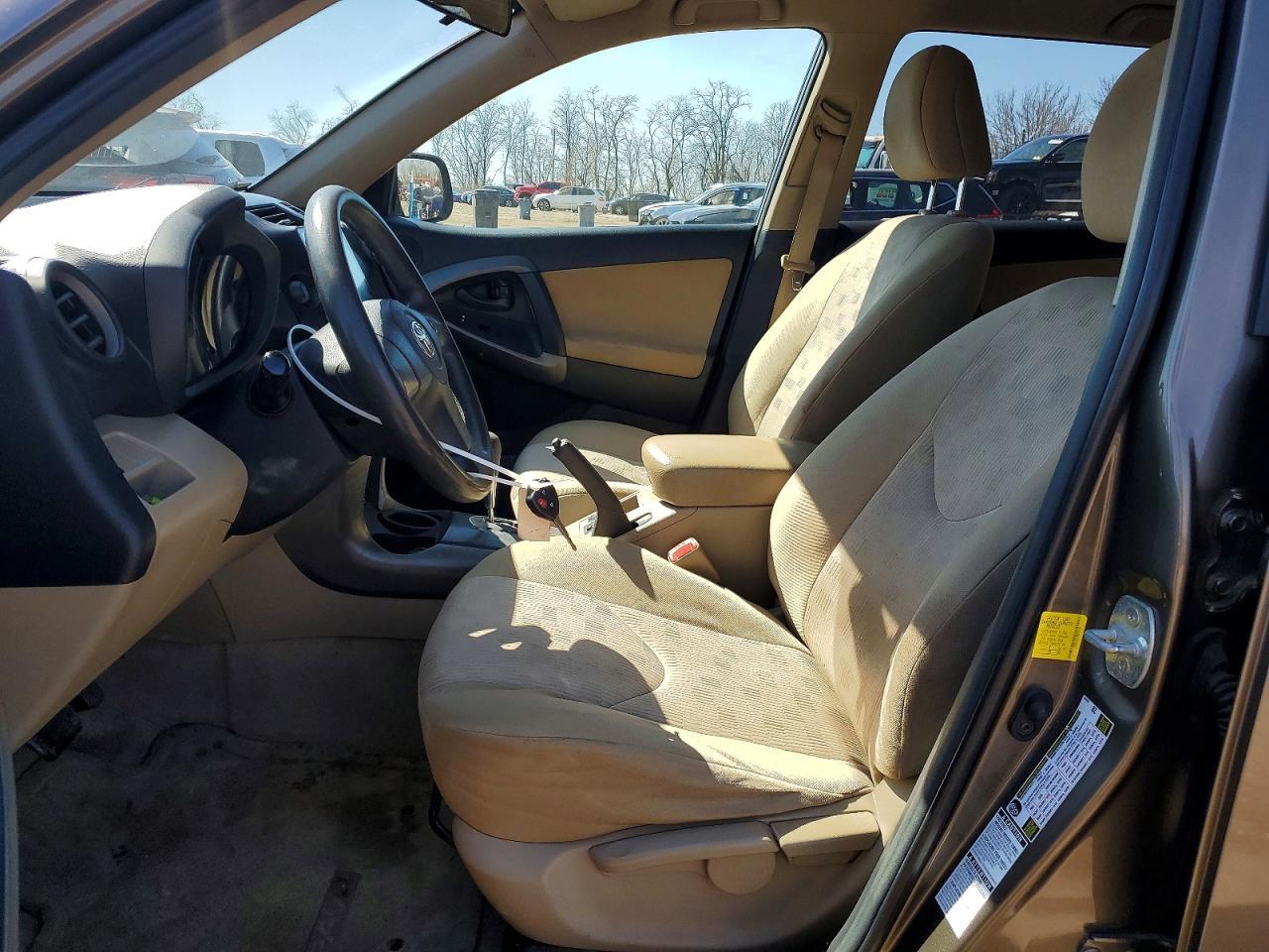 2011 Toyota Rav4 Base - Фото 7