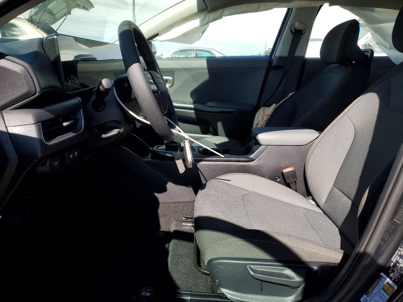 2025 Kia K4 Lxs - Image 7
