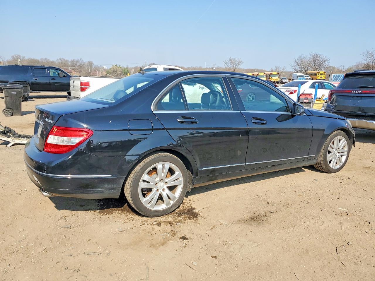 2011 Mercedes-Benz C 300 4Matic - Фото 3