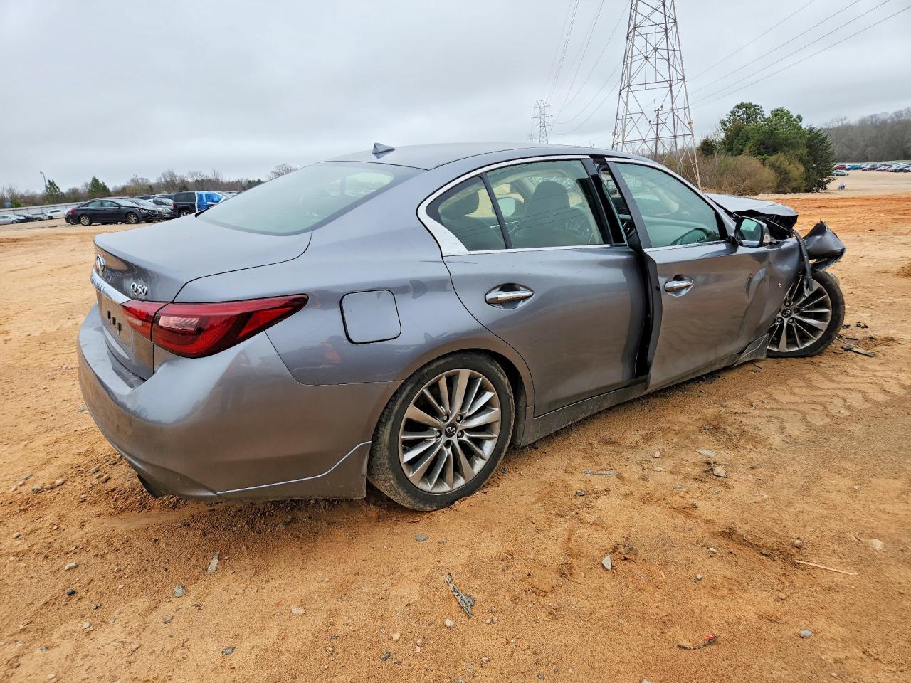 2018 Infiniti Q50 3.0T Luxe - Фото 3