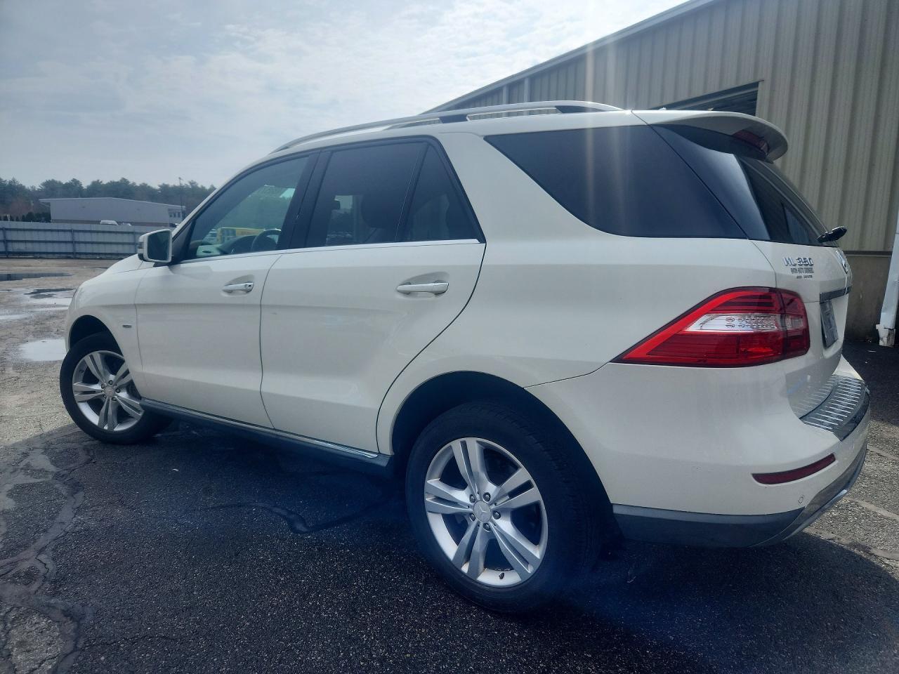 2012 Mercedes-Benz Ml 350 4Matic - Image 2