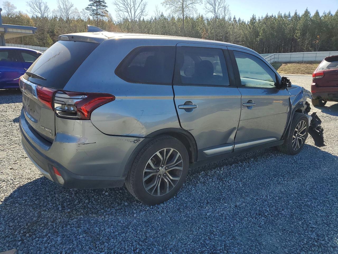 2017 Mitsubishi Outlander Se - Фото 3