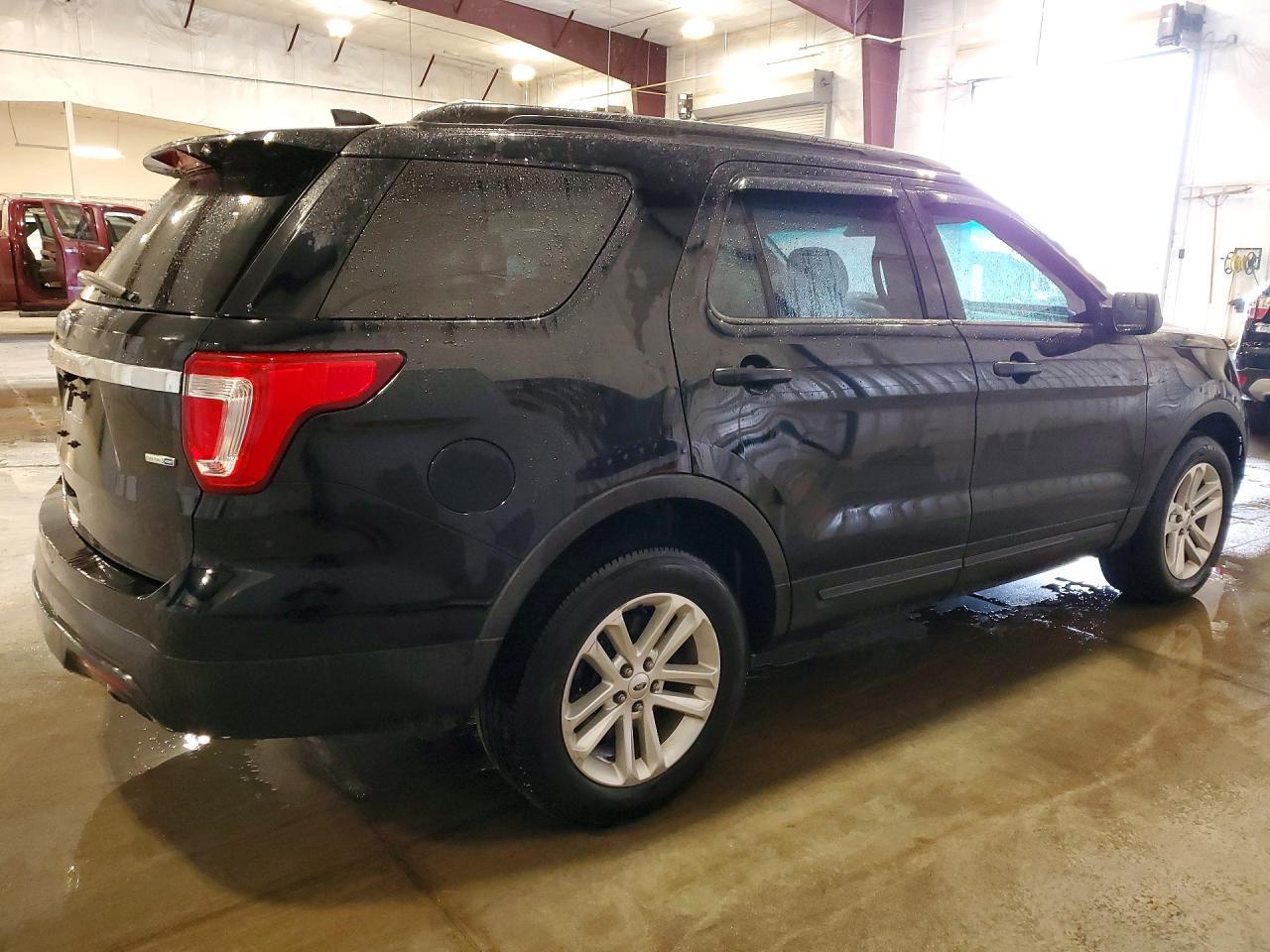 2016 Ford Explorer - Фото 3