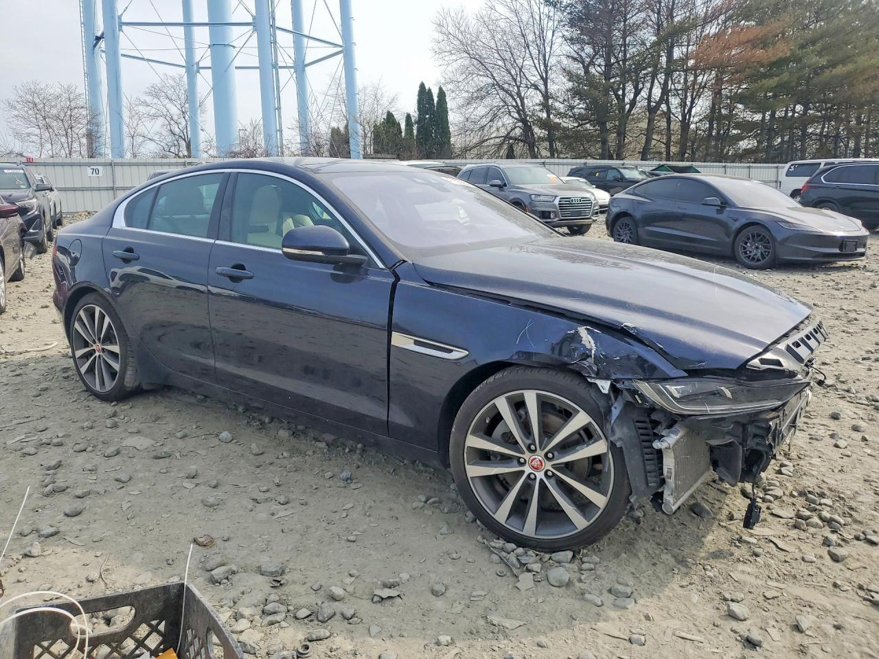 2020 Jaguar Xe S - Фото 4