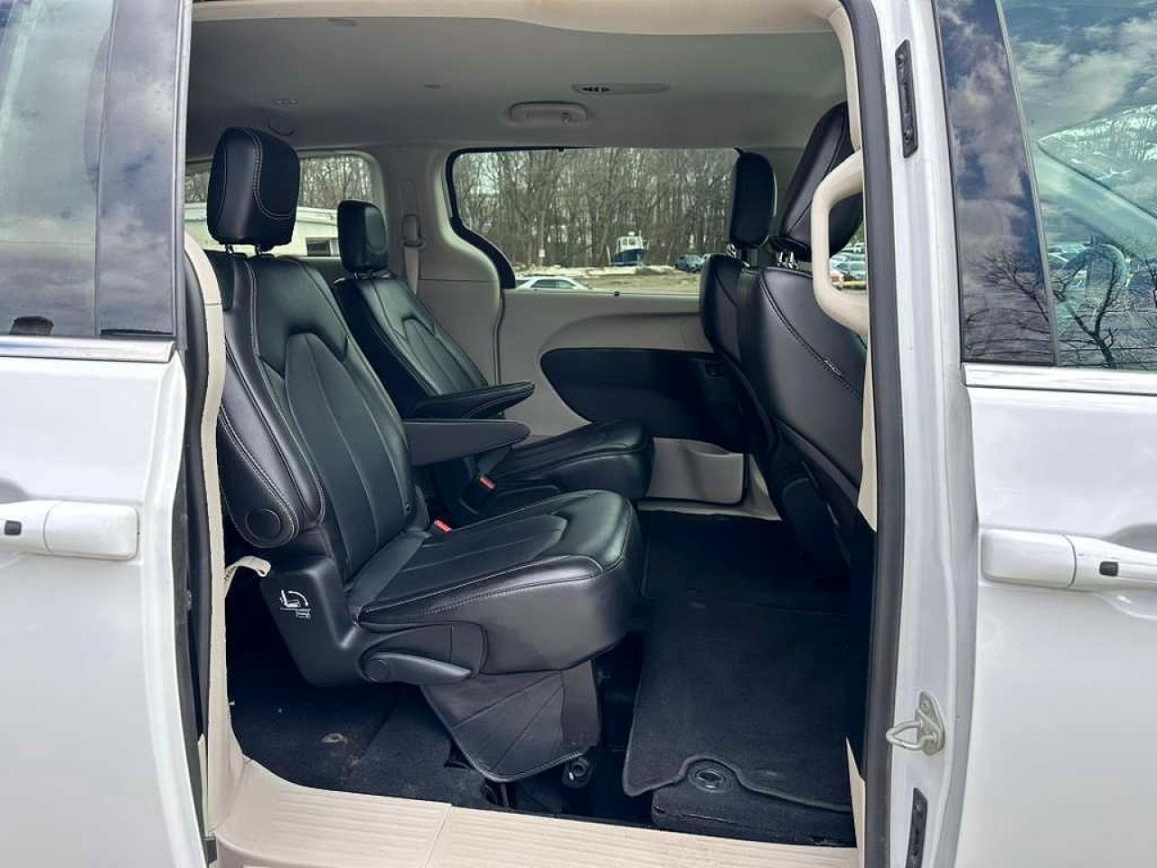 2024 Chrysler Pacifica Touring L - Фото 7