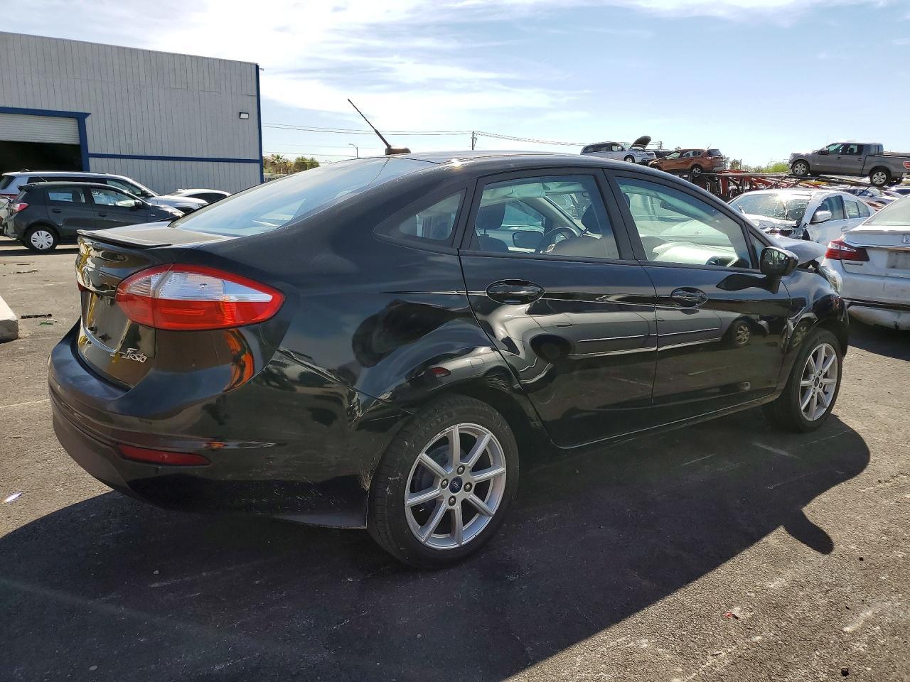 2019 Ford Fiesta Se - Image 3