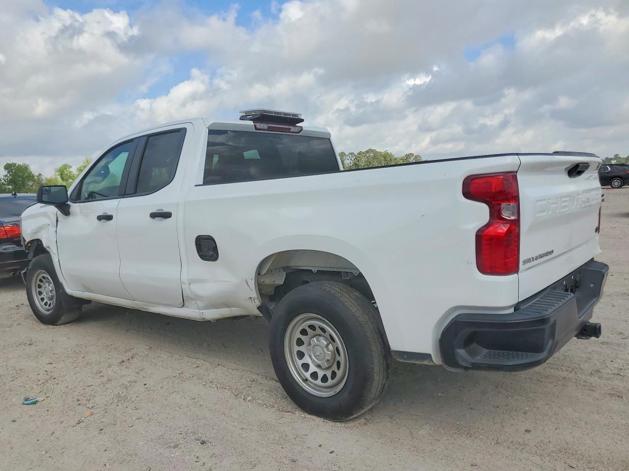 2024 Chevrolet Silverado K1500 - Фото 2