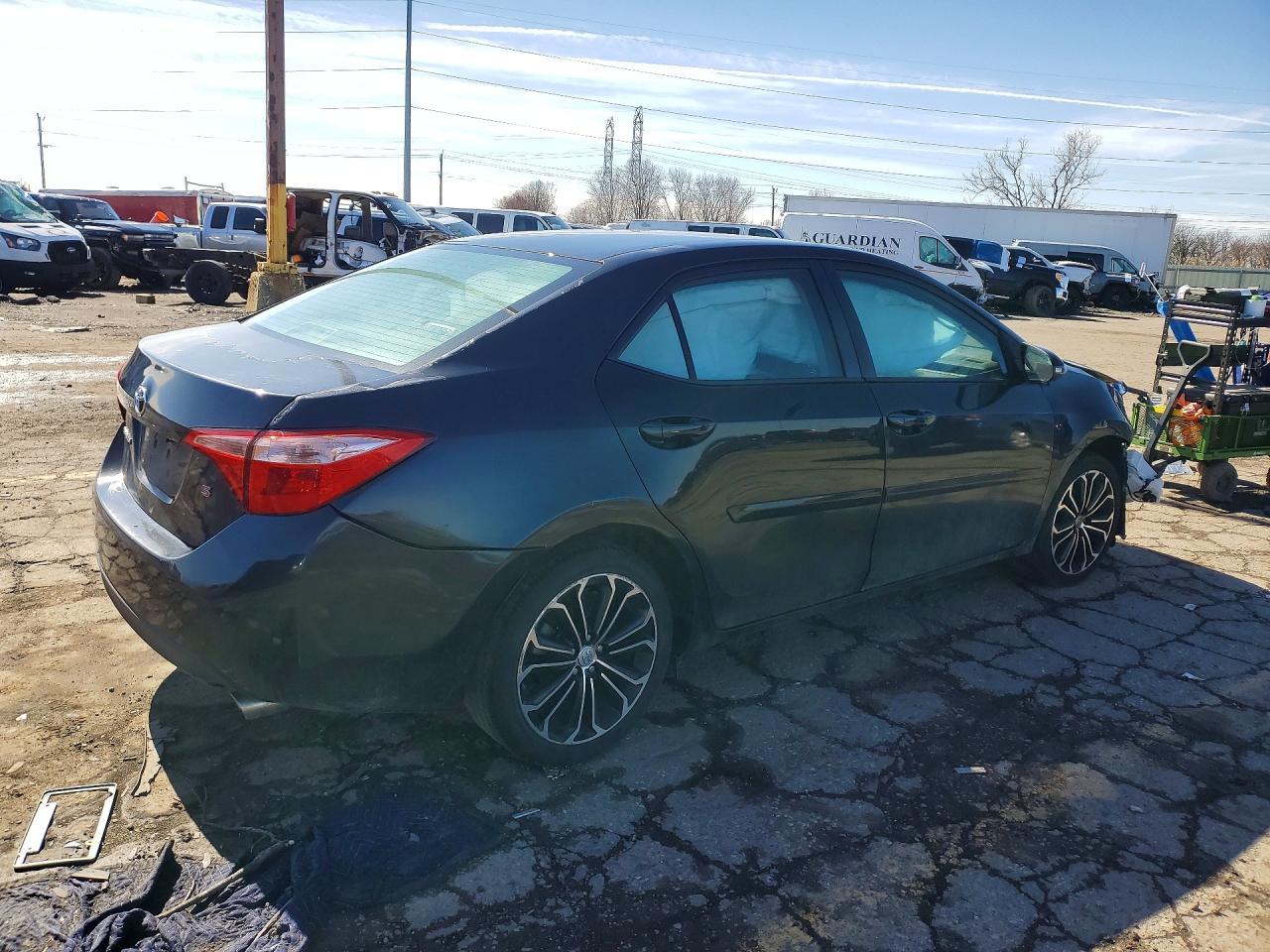 2015 Toyota Corolla S Plus - Фото 3
