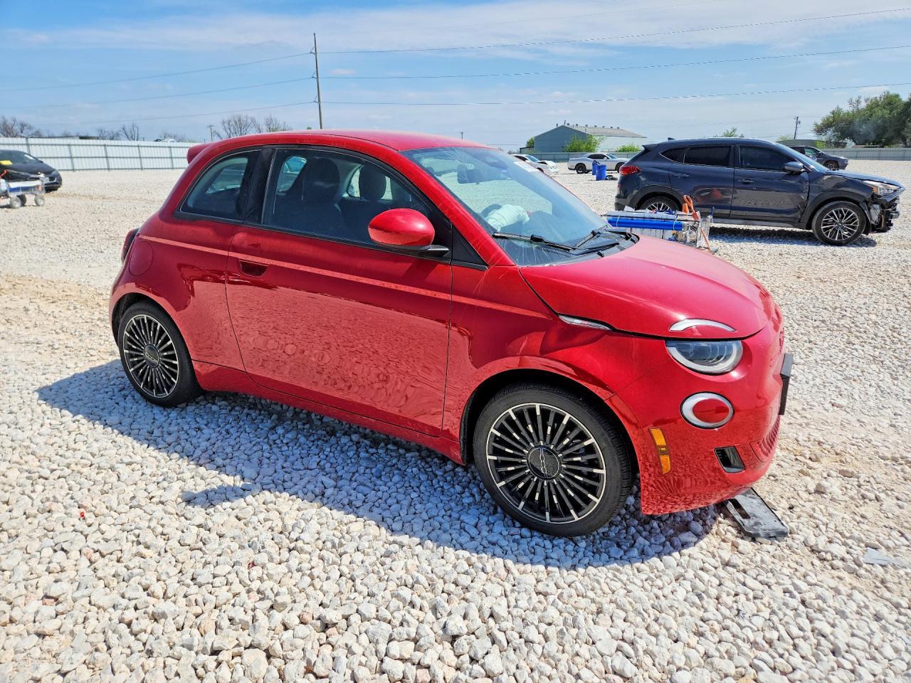 2024 Fiat 500 E Red - Image 4