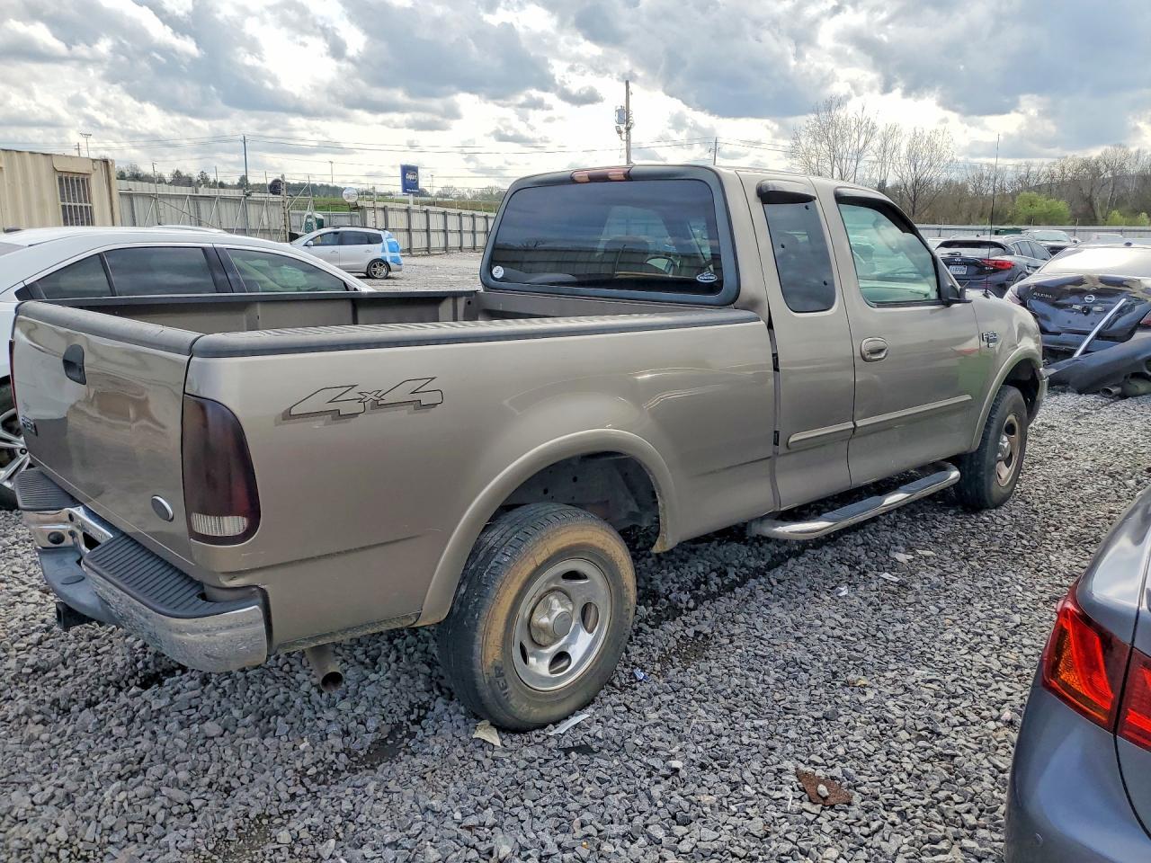 2003 Ford F150 - Image 3