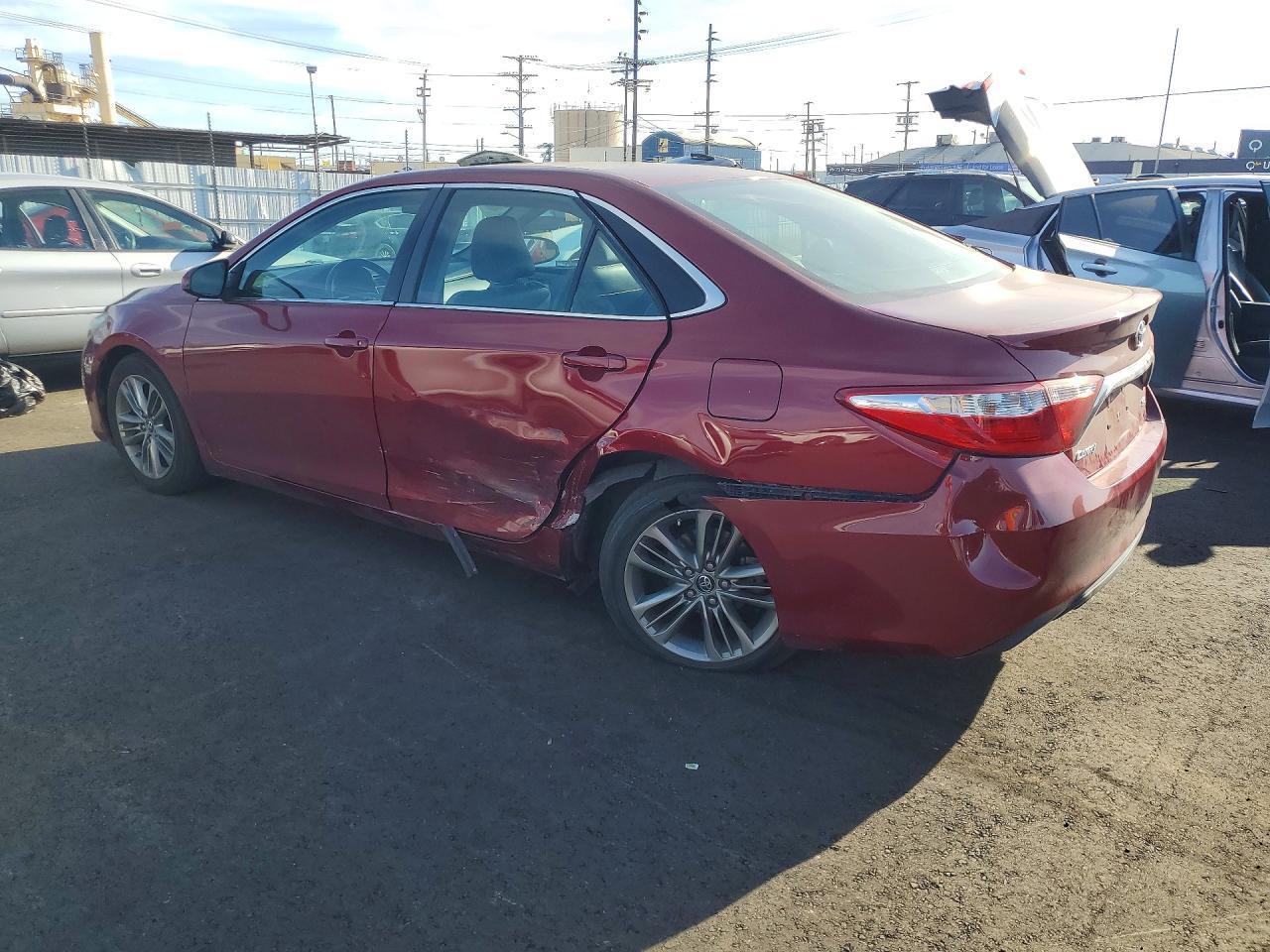 2016 Toyota Camry Se - Image 2