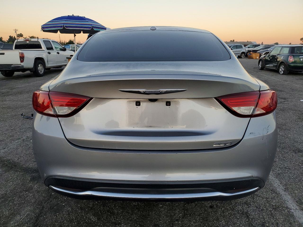 2016 Chrysler 200 Limited - Image 6