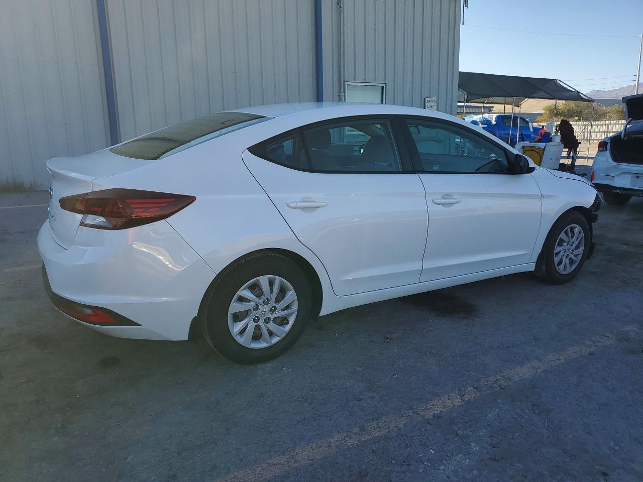 2020 Hyundai Elantra Se - Фото 3