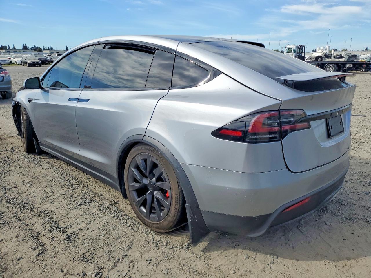 2024 Tesla Model X - Фото 2