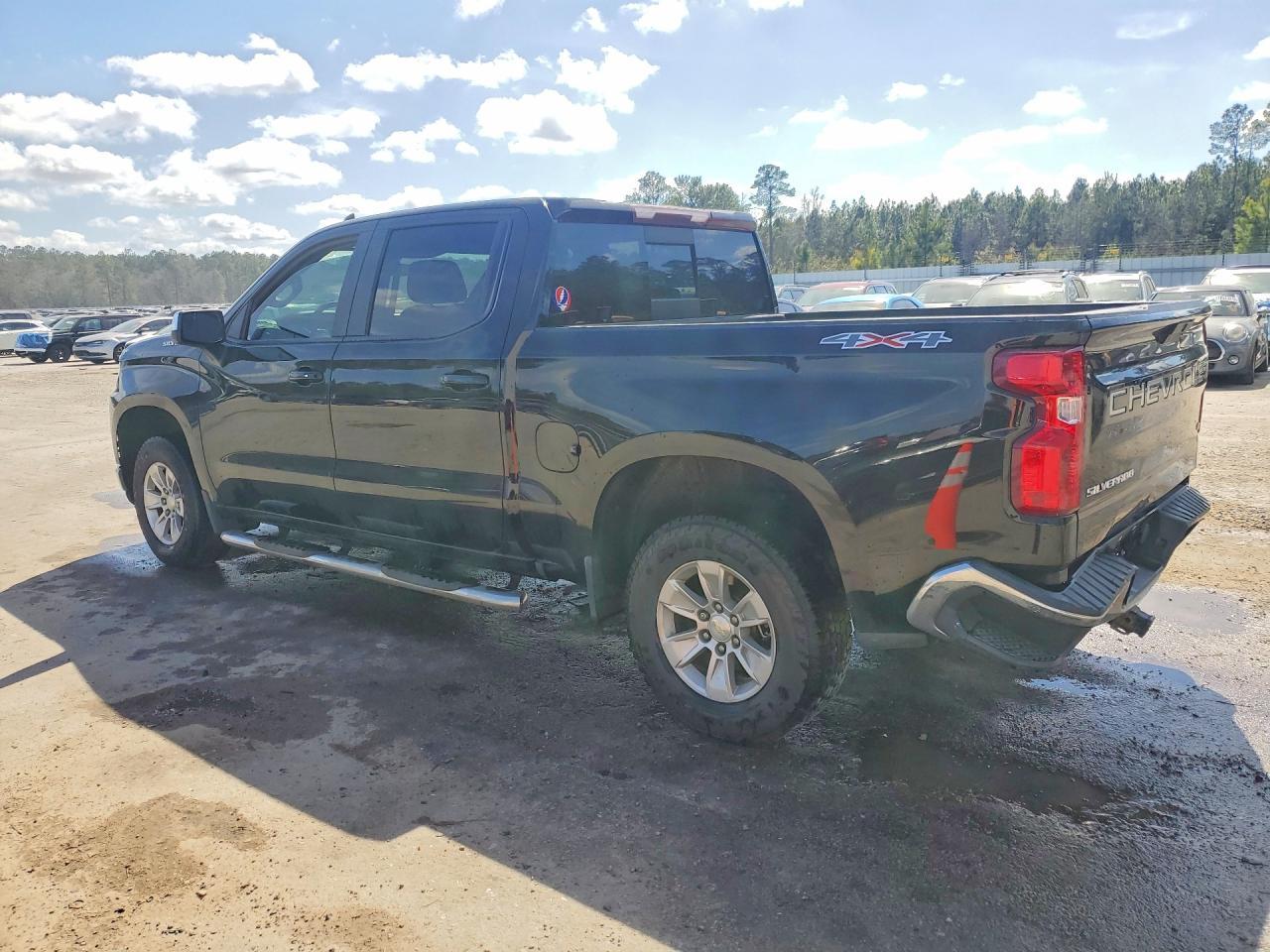 2020 Chevrolet Silverado K1500 Lt - Фото 2