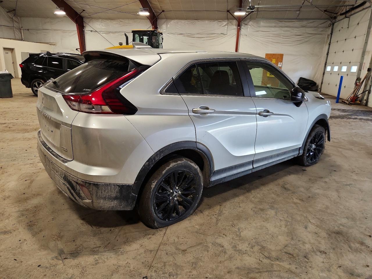 2023 Mitsubishi Eclipse Cross Le - Image 3