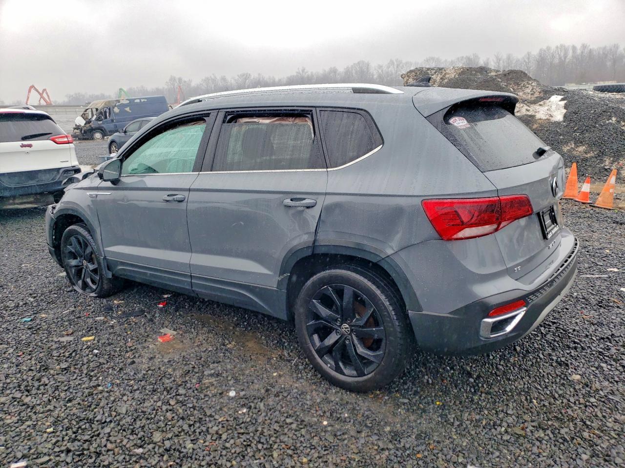 2022 Volkswagen Taos Se Iq Drive - Image 2