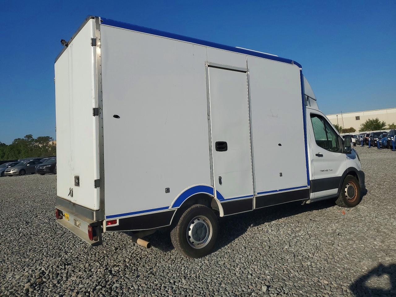 2020 Ford Transit Delivery Truck - Фото 3