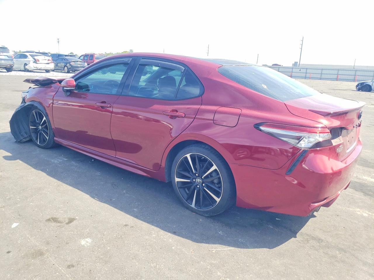 2018 Toyota Camry Xse - Фото 2